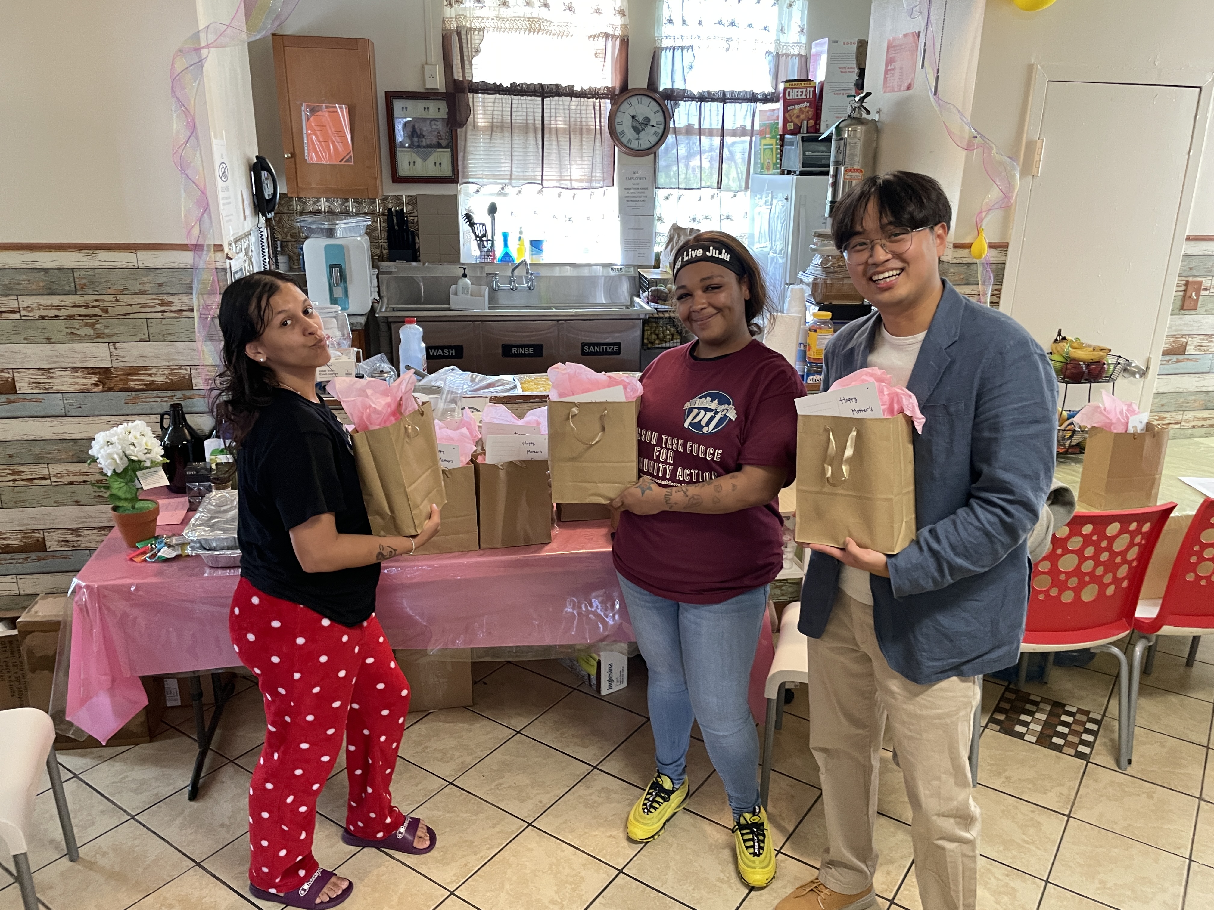 Showing gratitudes to Single mothers on Mother’s Day