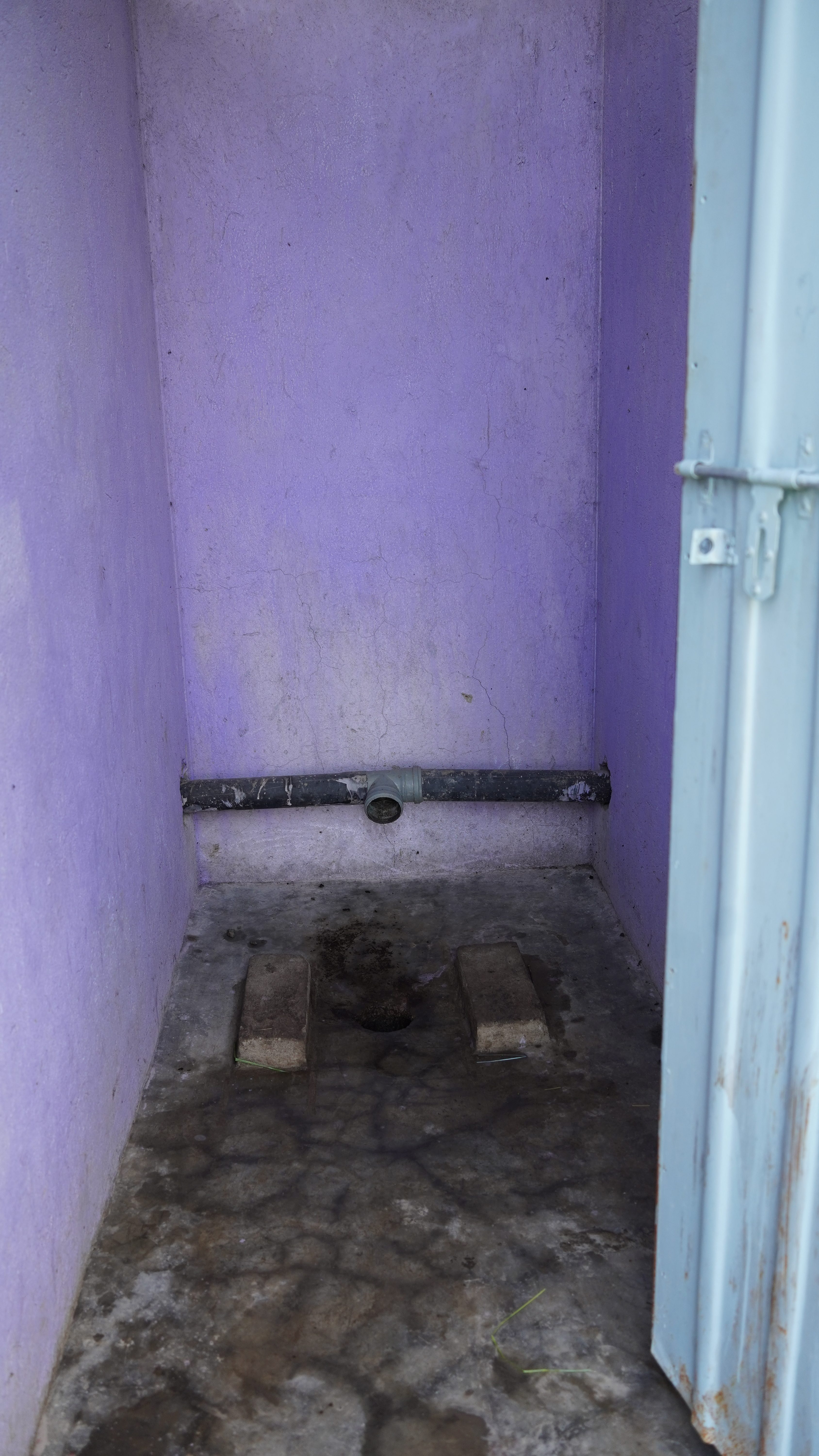 Geja Bonaya School Toilet