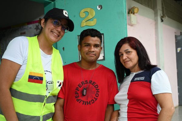 Local partners and community members come together during GFoundation’s earthquake relief efforts in Venezuela.